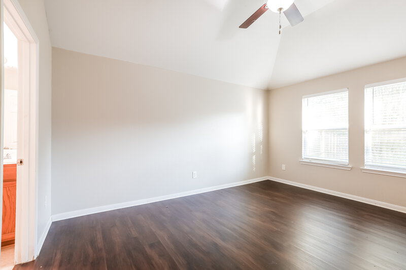 1,985/Mo, 21519 Kings Bend Dr Kingwood, TX 77339 Main Bedroom View