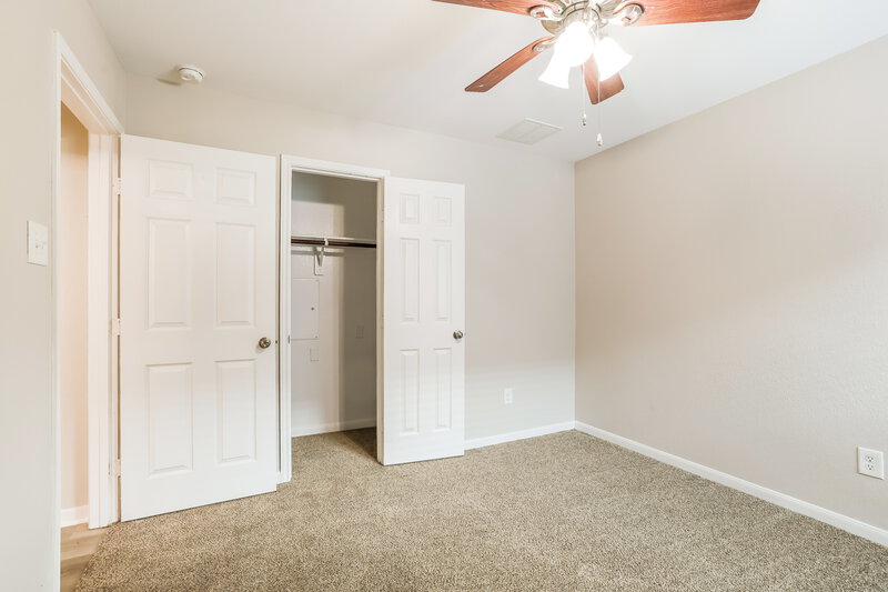 1,985/Mo, 21519 Kings Bend Dr Kingwood, TX 77339 Bedroom View 2