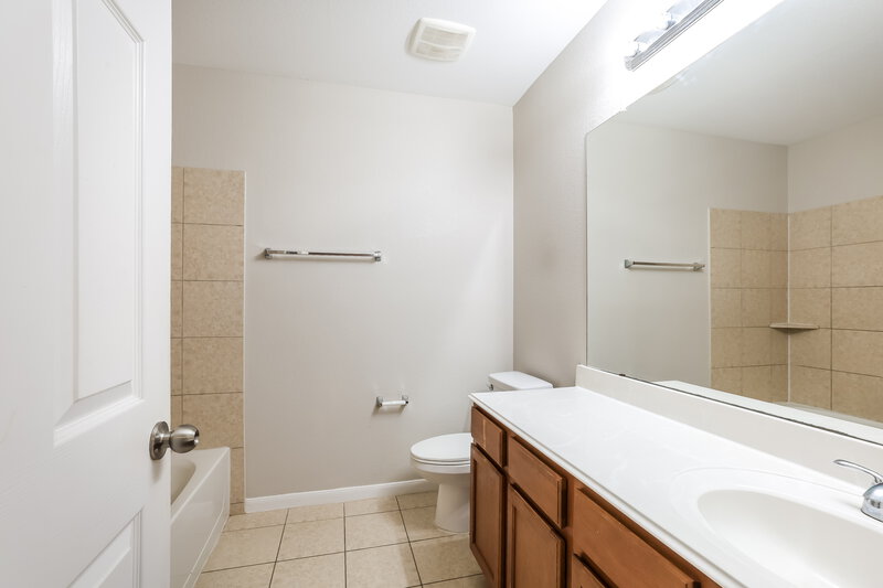 1,985/Mo, 21519 Kings Bend Dr Kingwood, TX 77339 Bathroom View