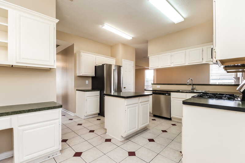 2,420/Mo, 19106 Mockingbird Valley Dr Katy, TX 77449 Kitchen View 2