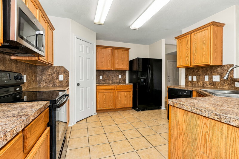 2,015/Mo, 9619 Siano Pines Dr Humble, TX 77396 Kitchen View 2