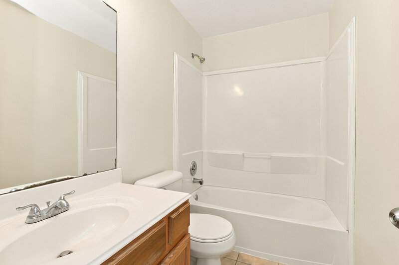 2,015/Mo, 9619 Siano Pines Dr Humble, TX 77396 Bathroom View