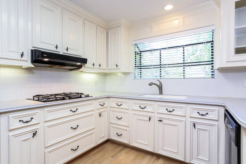 2,130/Mo, 3134 Lake Stream Dr Kingwood, TX 77339 Kitchen View