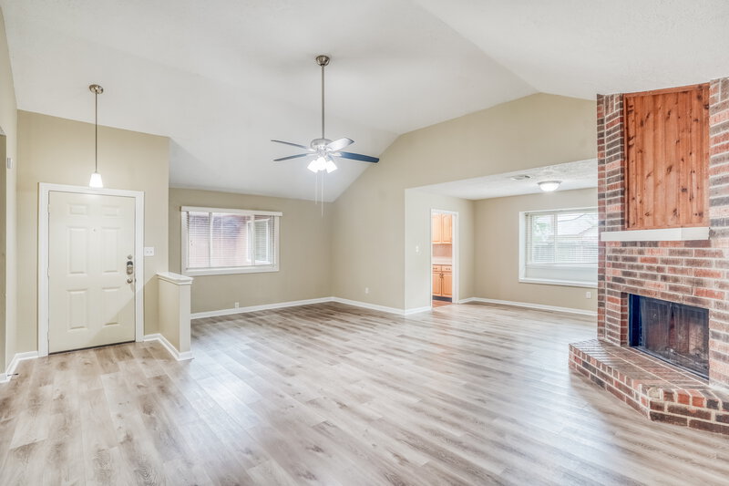 1,810/Mo, 10810 Gusty Winds Ct Houston, TX 77064 Living Room View 2
