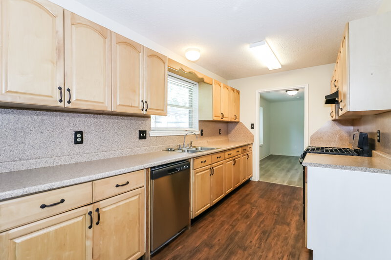 2,025/Mo, 10810 Gusty Winds Ct Houston, TX 77064 Kitchen View 2