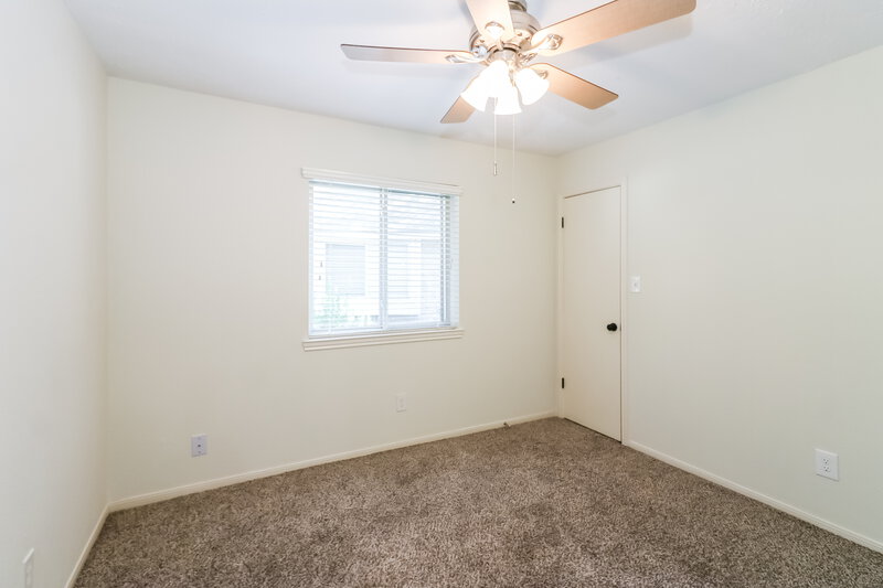 2,025/Mo, 10810 Gusty Winds Ct Houston, TX 77064 Bedroom View