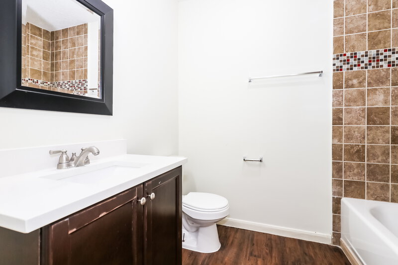 2,025/Mo, 10810 Gusty Winds Ct Houston, TX 77064 Bathroom View