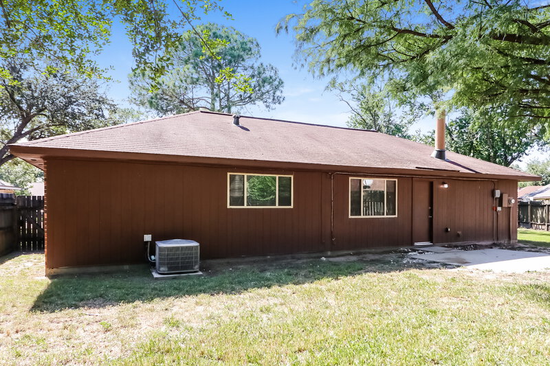 2,025/Mo, 10810 Gusty Winds Ct Houston, TX 77064 Rear View