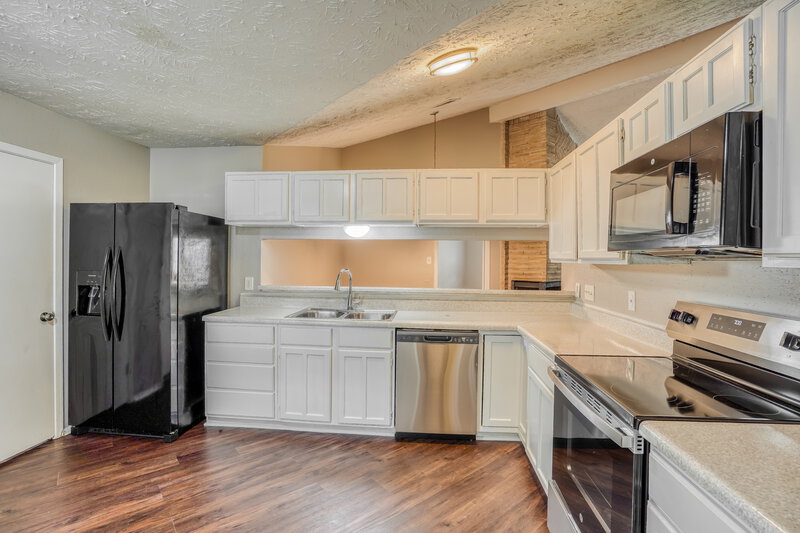 1,915/Mo, 19402 San Gabriel Dr Houston, TX 77084 Kitchen View