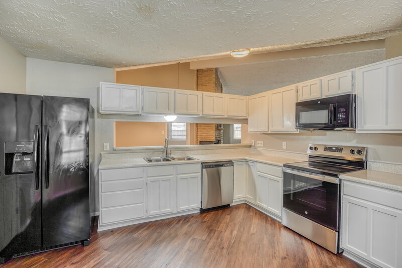 1,915/Mo, 19402 San Gabriel Dr Houston, TX 77084 Kitchen View 2
