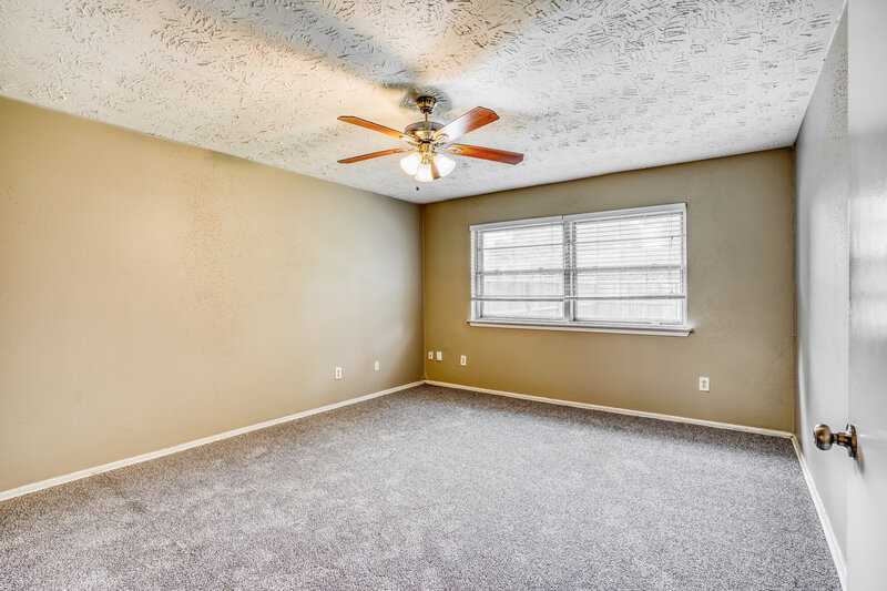 1,915/Mo, 19402 San Gabriel Dr Houston, TX 77084 Main Bedroom View 2