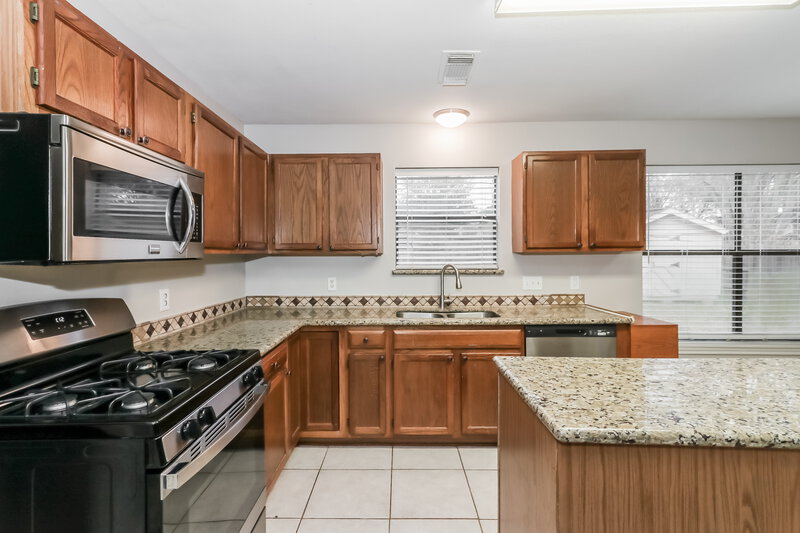 1,980/Mo, 20006 Brandon Oaks Way Katy, TX 77449 Kitchen View 2
