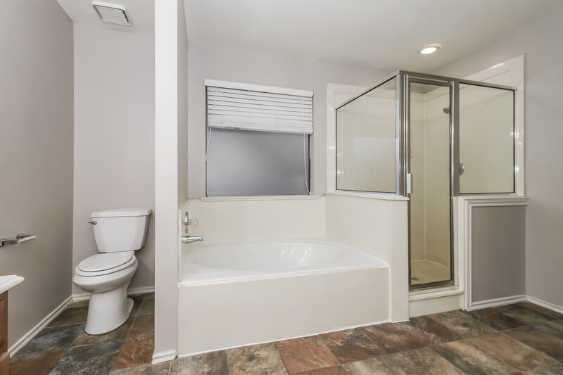 1,980/Mo, 20006 Brandon Oaks Way Katy, TX 77449 Main Bathroom View
