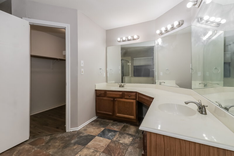 1,980/Mo, 20006 Brandon Oaks Way Katy, TX 77449 Main Bathroom View 2