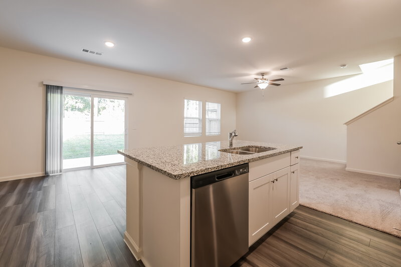 1,800/Mo, 6069 Majestic Creek Trl Porter, TX 77365 Kitchen View 2