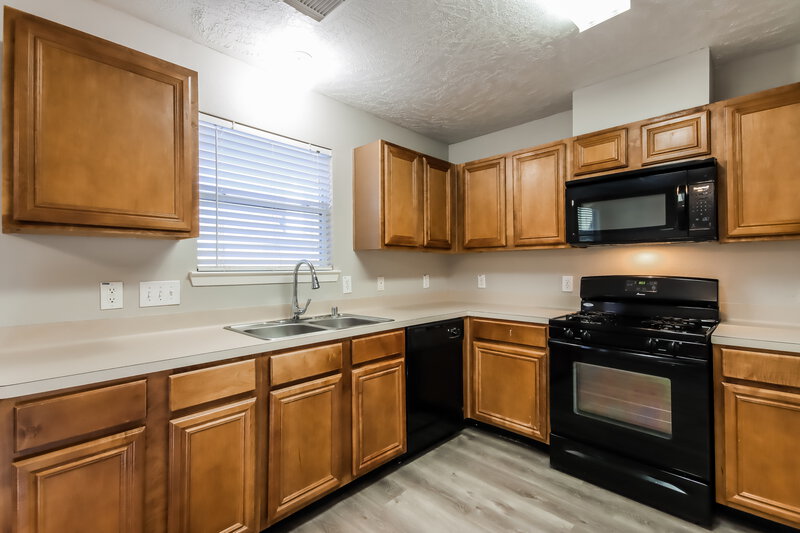 2,020/Mo, 17335 Cormorant Ct Humble, TX 77396 Kitchen View 2