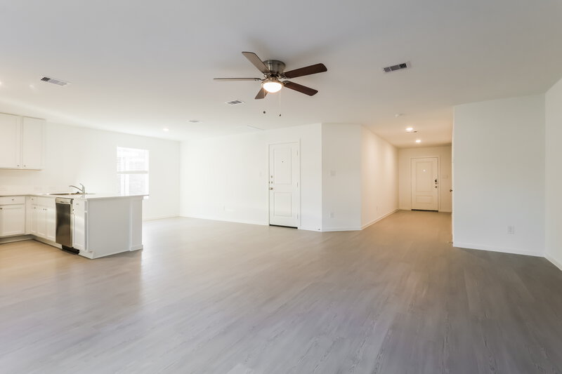 1,965/Mo, 1705 Lofty Cedar Ct Conroe, TX 77301 Living Room View 2