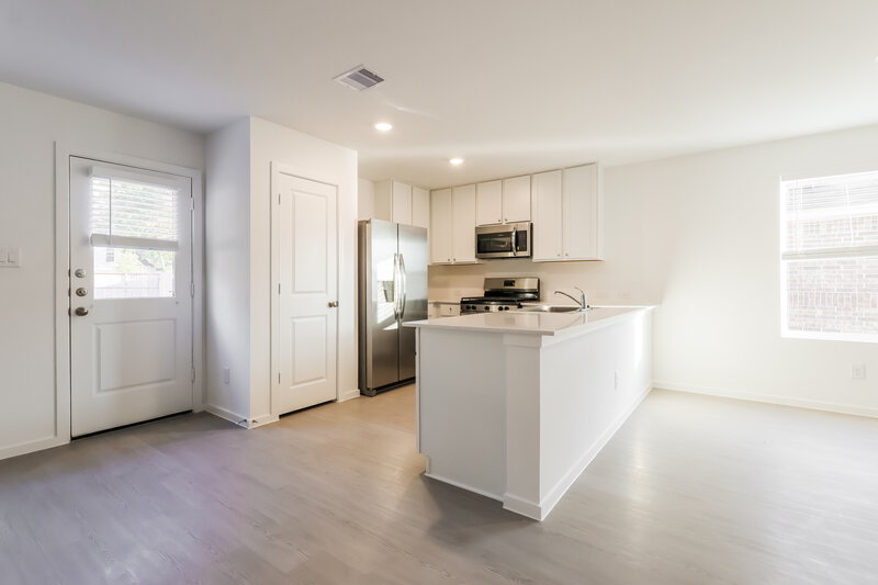 1,965/Mo, 1705 Lofty Cedar Ct Conroe, TX 77301 Kitchen View 2