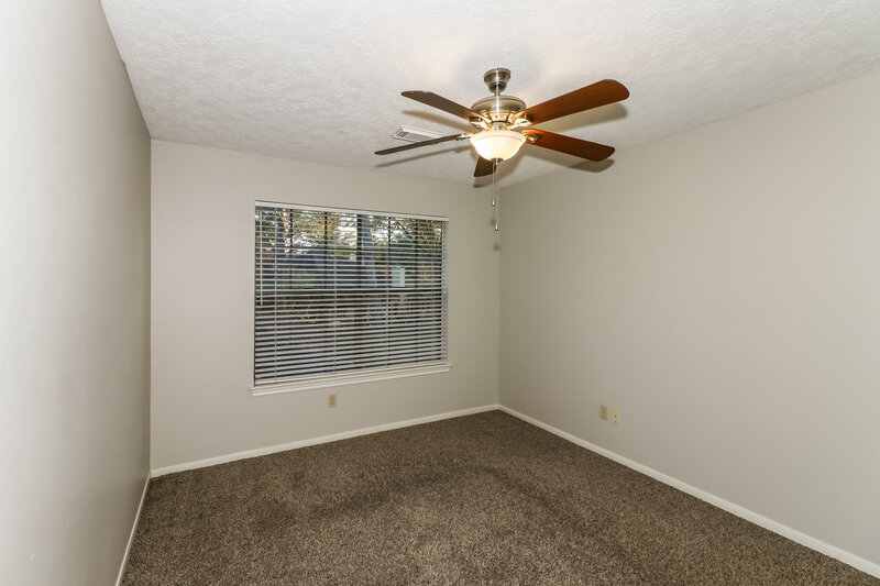 2,130/Mo, 5111 Natural Bridge Dr Kingwood, TX 77345 Bedroom View