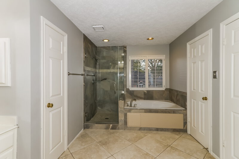 2,130/Mo, 5111 Natural Bridge Dr Kingwood, TX 77345 Bathroom View