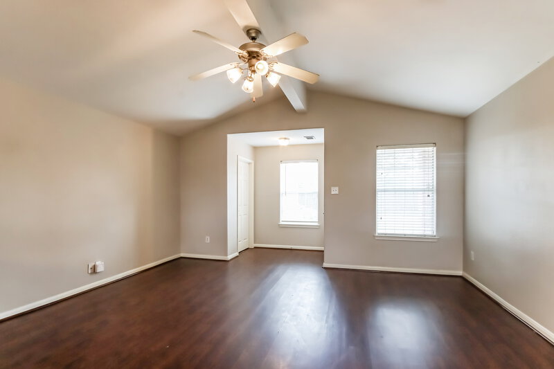 1,880/Mo, 4303 Nueces River Loop Spring, TX 77386 Living Room View