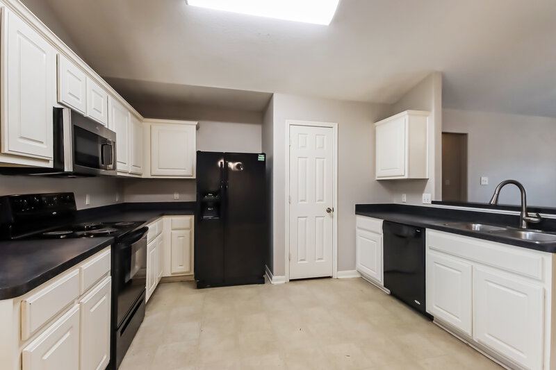 1,880/Mo, 4303 Nueces River Loop Spring, TX 77386 Kitchen View 2