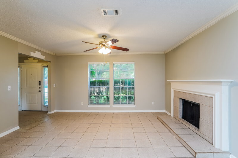 2,075/Mo, 22703 Stratford House Ln Katy, TX 77449 Living Room View 2