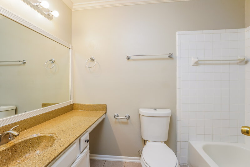 2,075/Mo, 22703 Stratford House Ln Katy, TX 77449 Bathroom View