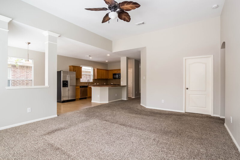 2,600/Mo, 17819 Landing Pines Trl Houston, TX 77084 Living Room View 2