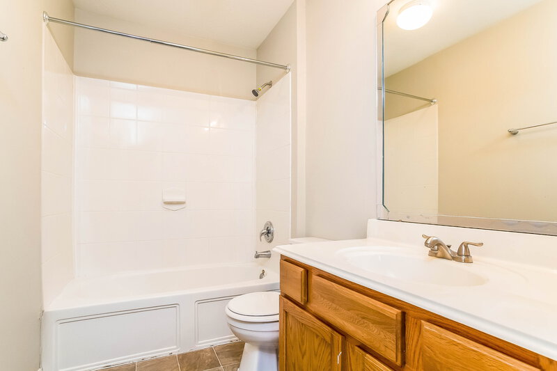 2,600/Mo, 17819 Landing Pines Trl Houston, TX 77084 Bathroom View