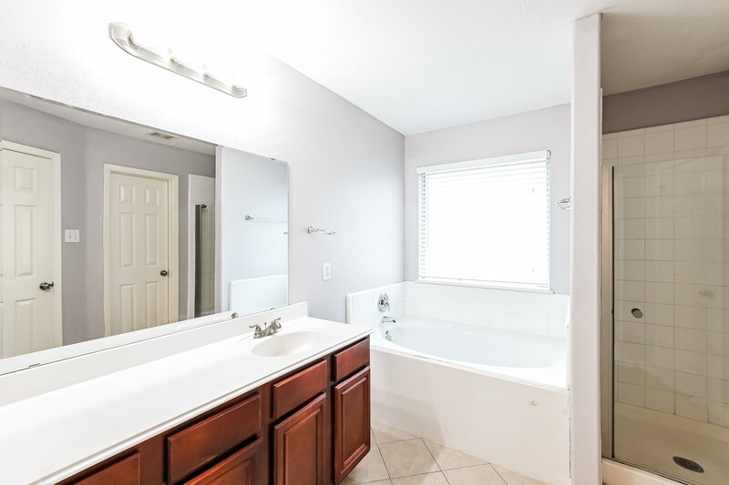 1,915/Mo, 2523 Muscory Dr Humble, TX 77396 Main Bathroom View