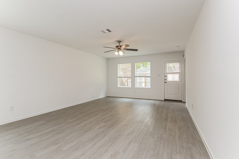 1,755/Mo, 1717 Lofty Cedar Ct Conroe, TX 77301 Living Room View 2