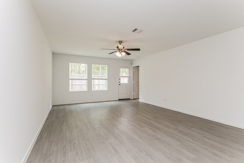 1,755/Mo, 1717 Lofty Cedar Ct Conroe, TX 77301 Living Room View 3