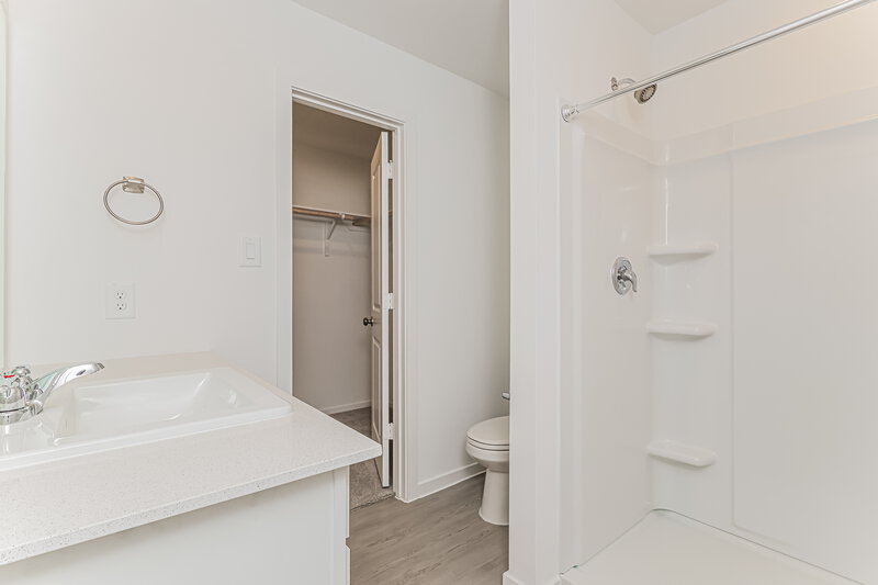 1,755/Mo, 1717 Lofty Cedar Ct Conroe, TX 77301 Main Bathroom View