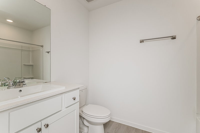 1,755/Mo, 1717 Lofty Cedar Ct Conroe, TX 77301 Bathroom View