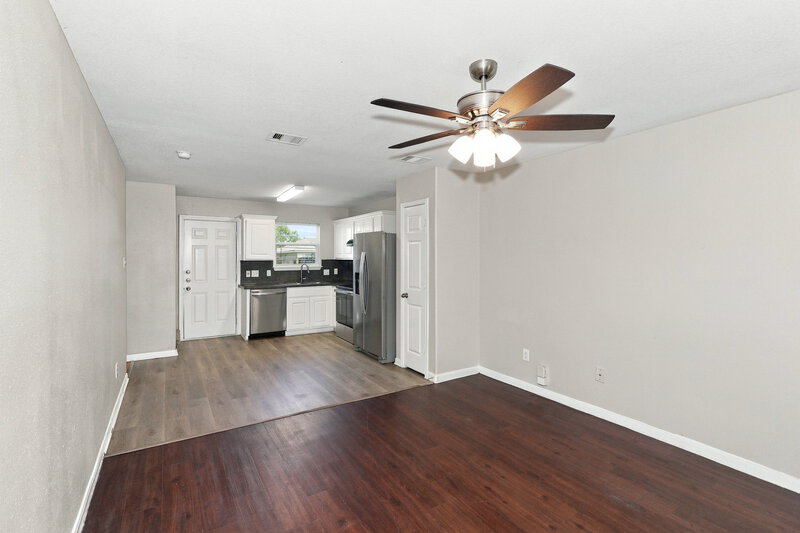 1,760/Mo, 3922 Hollow Cove Ln Richmond, TX 77469 Living Room View 2