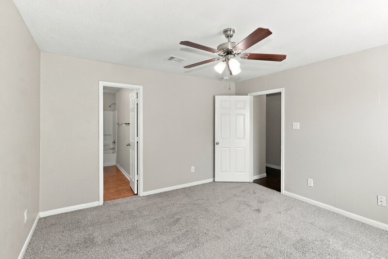 1,760/Mo, 3922 Hollow Cove Ln Richmond, TX 77469 Primary Bedroom View 2