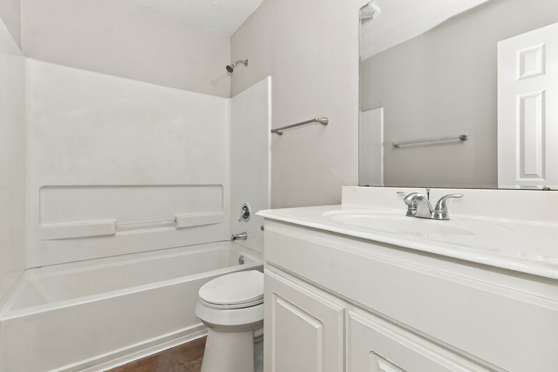 1,760/Mo, 3922 Hollow Cove Ln Richmond, TX 77469 Bathroom View