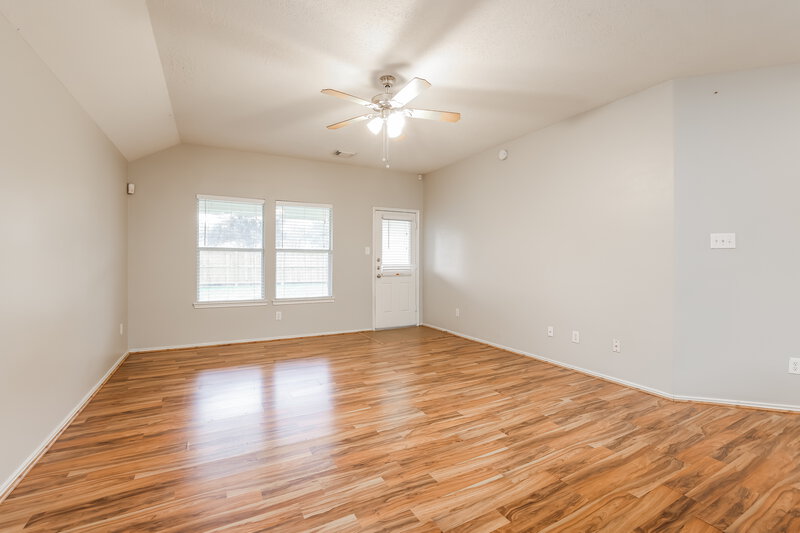 1,880/Mo, 14139 Willow Mountain Ln Houston, TX 77047 Living Room View