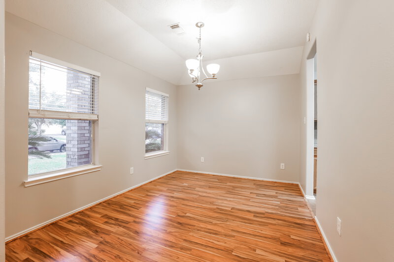 1,880/Mo, 14139 Willow Mountain Ln Houston, TX 77047 Dining Room View