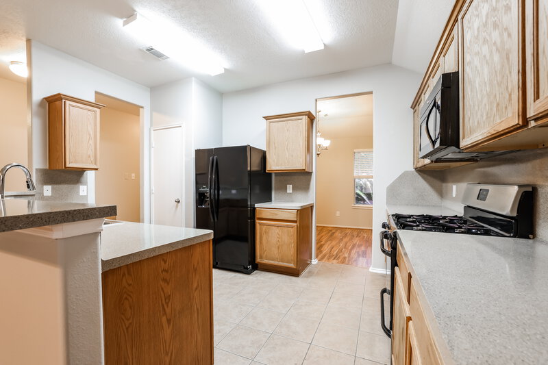 1,880/Mo, 14139 Willow Mountain Ln Houston, TX 77047 Kitchen View