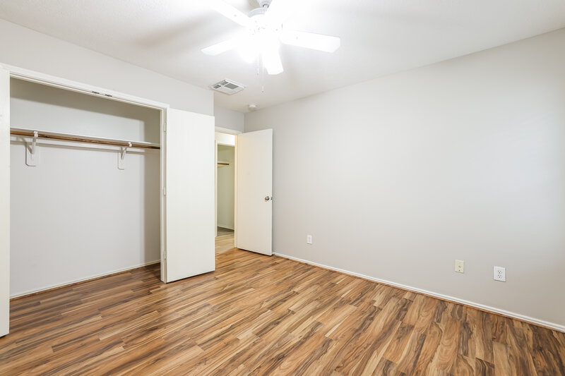 1,880/Mo, 14139 Willow Mountain Ln Houston, TX 77047 Bedroom View