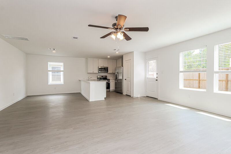 1,750/Mo, 1718 Lofty Cedar Ct Conroe, TX 77301 Living Room View 2