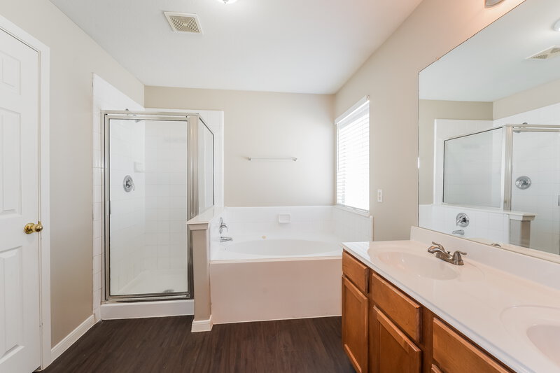 1,865/Mo, 6502 Beeston Hill Dr Katy, TX 77449 Main Bathroom View
