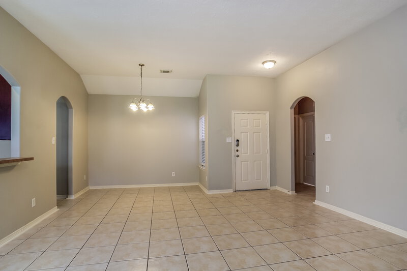 2,160/Mo, 19527 Pine Cluster Ln Humble, TX 77346 Living Room View 2