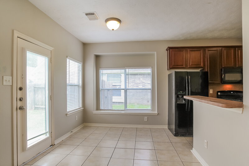 2,160/Mo, 19527 Pine Cluster Ln Humble, TX 77346 Dining Room View