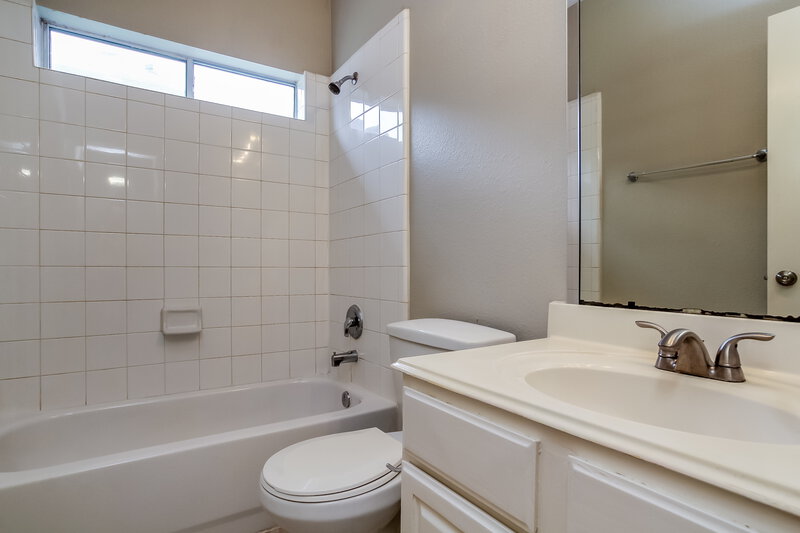 2,160/Mo, 19527 Pine Cluster Ln Humble, TX 77346 Bathroom View