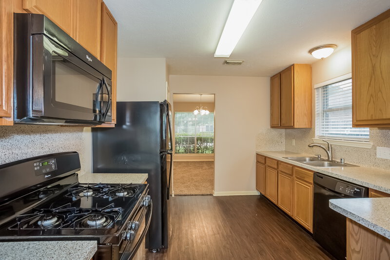 2,105/Mo, 20018 Upland Creek Dr Katy, TX 77449 Kitchen View