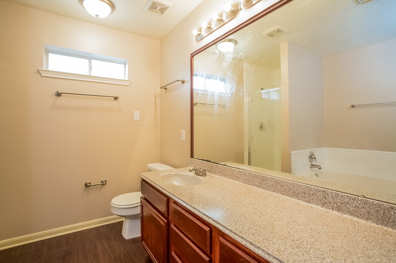 2,105/Mo, 20018 Upland Creek Dr Katy, TX 77449 Master Bathroom View