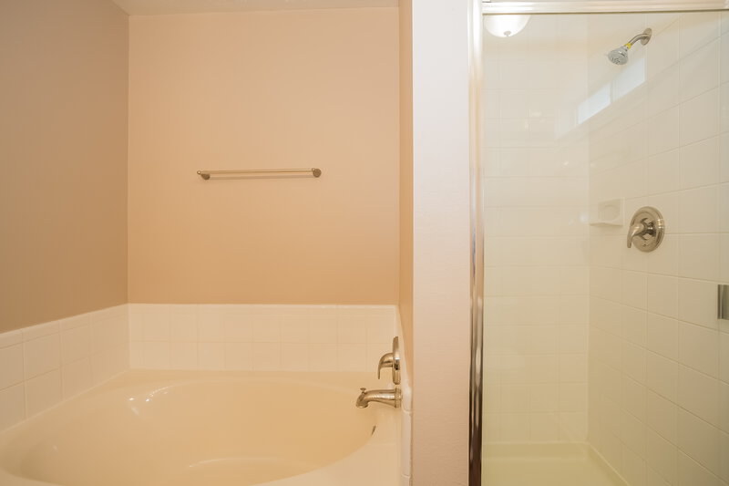 2,105/Mo, 20018 Upland Creek Dr Katy, TX 77449 Master Bathroom View 2